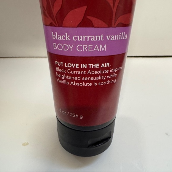 Bath & Body Works Aromatherapy Sensual Black Currant Vanilla Body Cream 8 OZ - Picture 2 of 3